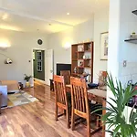 The Cozy Lambeth