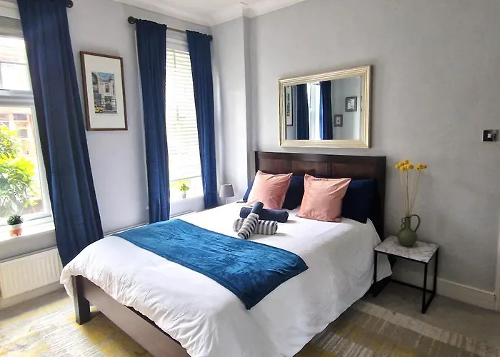 The Cozy Lambeth